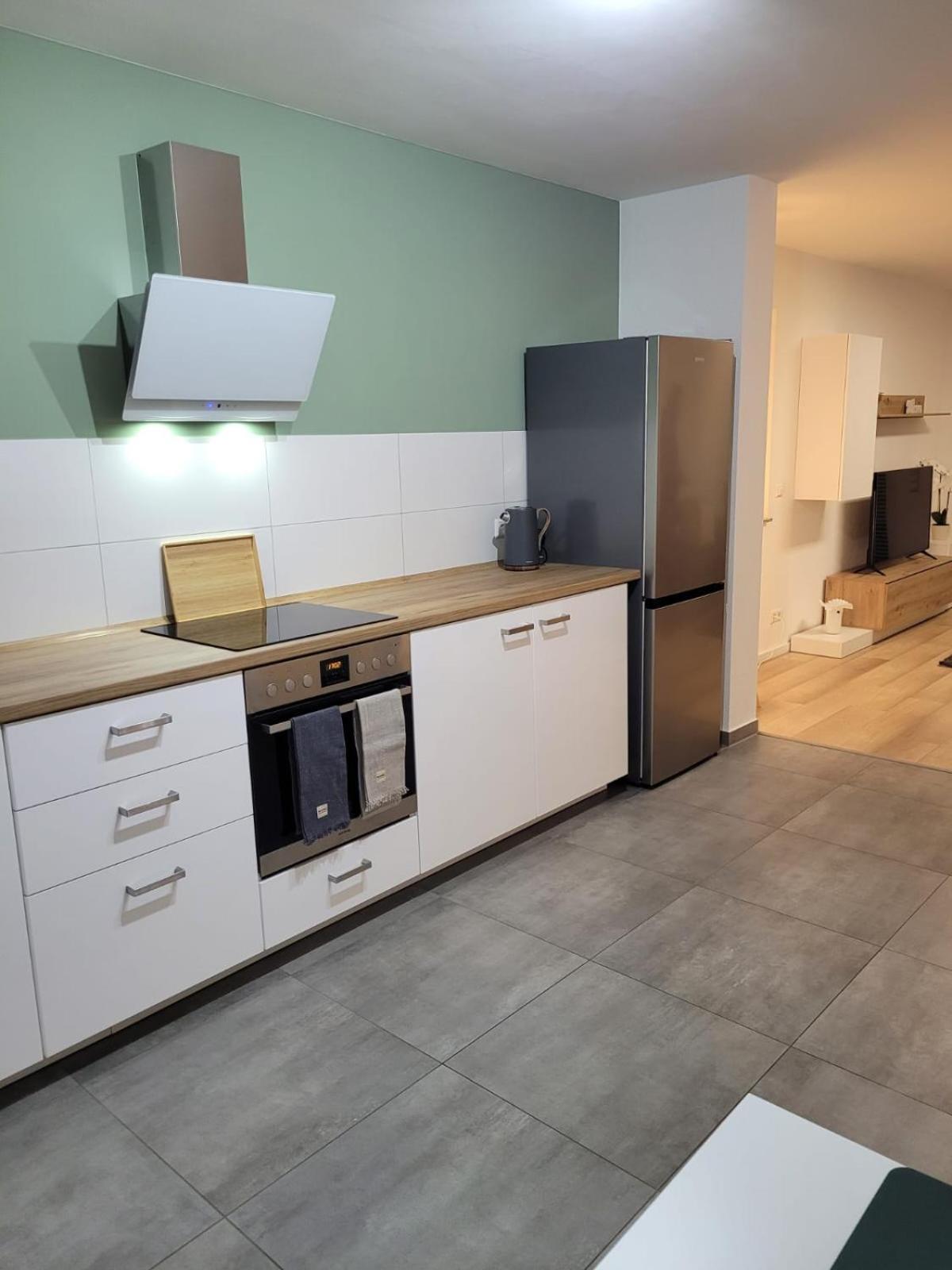 Vara Apartment *